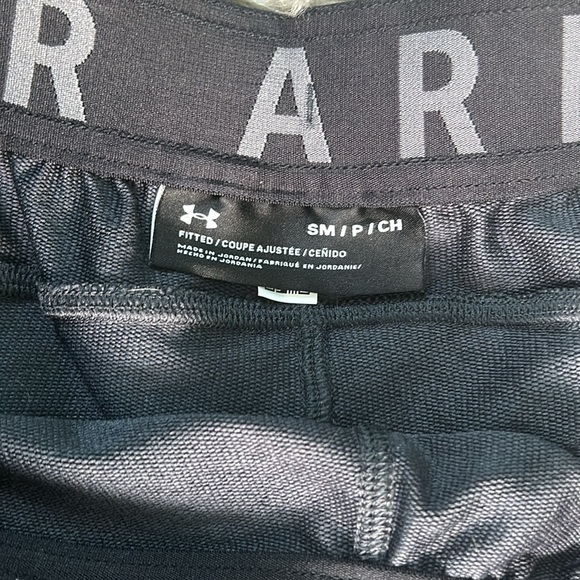 UA shorts - Picture 3 of 4